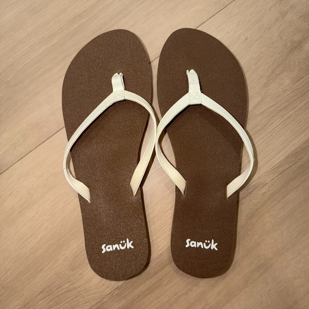 Sanuk Women’s Yoga Mat Flip Flops Brown Cream Thong Sandals Size 10